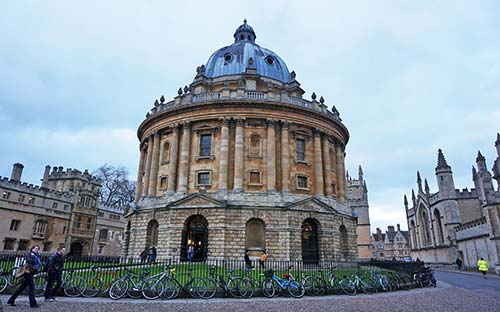 英語專業(yè)學生英國留學條件 英國英語專業(yè)留學方向