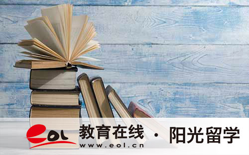 美國大學的碩士是幾月開學